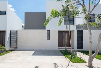 Casa en condominio en  Pueblo Cholul, Mérida, Yucatán