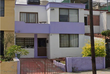 Casa en  Avenida Normalistas 504-574, Centro, Colinas De La Normal, Guadalajara, Jalisco, 44270, Mex