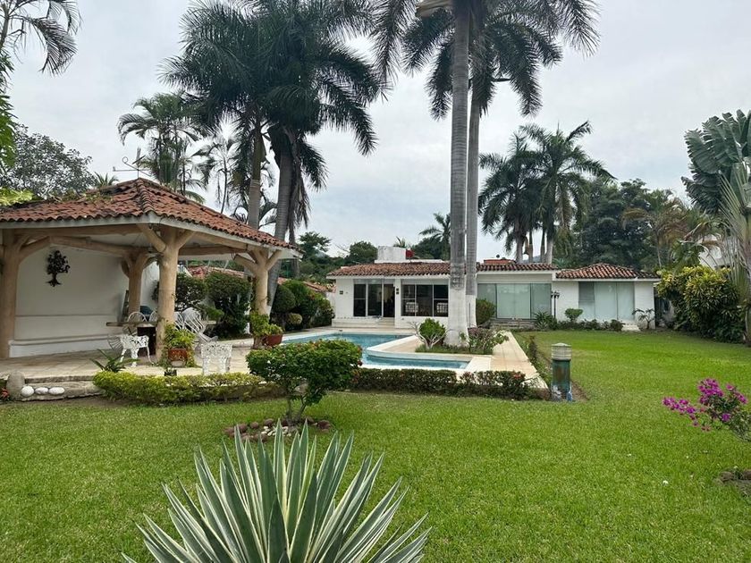 venta Casa en Ixtapa, Zihuatanejo, Zihuatanejo de Azueta (EB-MH6172s)-  