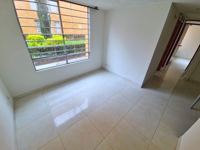 Apartamento en arriendo Carrera 2 Este, Doce De Marzo, El Triunfo, Comuna San Humberto, Soacha Ciudad, Soacha, Cundinamarca, Rap (especial) Central, 250053, Colombia