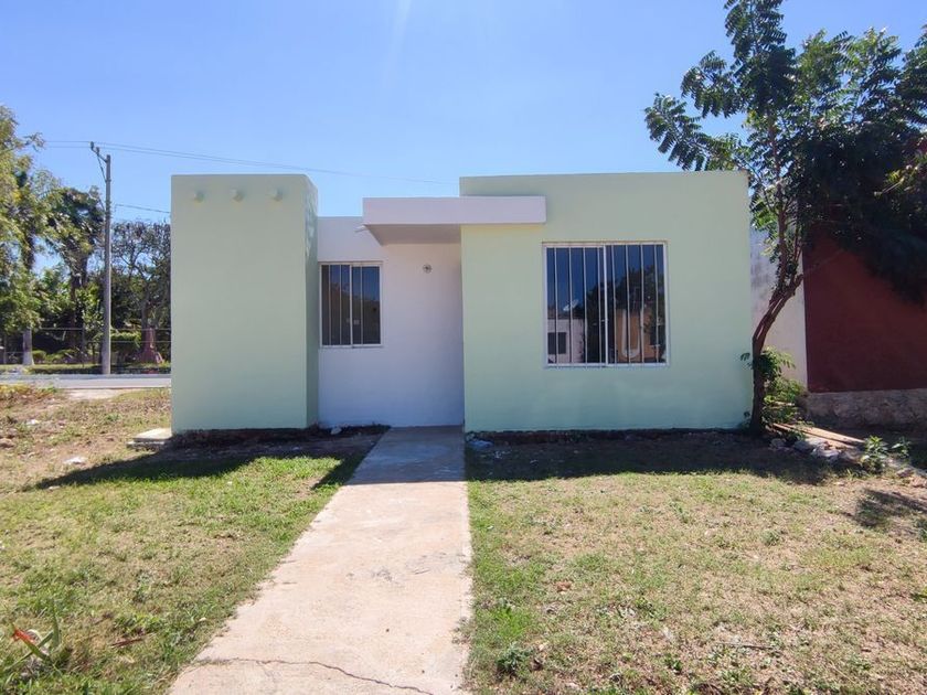 venta Casa en El Roble Agrícola, Mérida, Yucatán (EB-ML1725s)