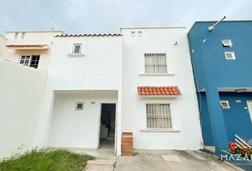 Casa en fraccionamiento en  Privada Lázaro Cárdenas 1427, Francisco Villa, Mazatlán, Sinaloa, 82127, Mex