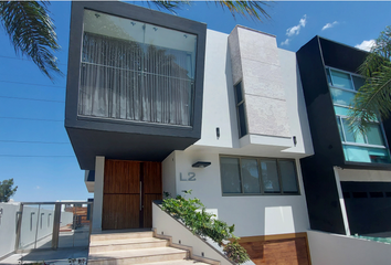 Casa en condominio en  Paseo De Los Álamos, Fracc Rinconadas Del Bosque, Zapopan, Jalisco, 45017, Mex