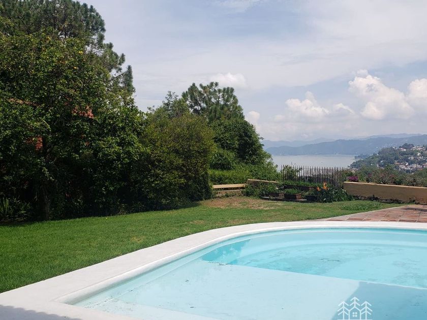 renta Casa en Avándaro, Valle de Bravo (EB-KO8477r)