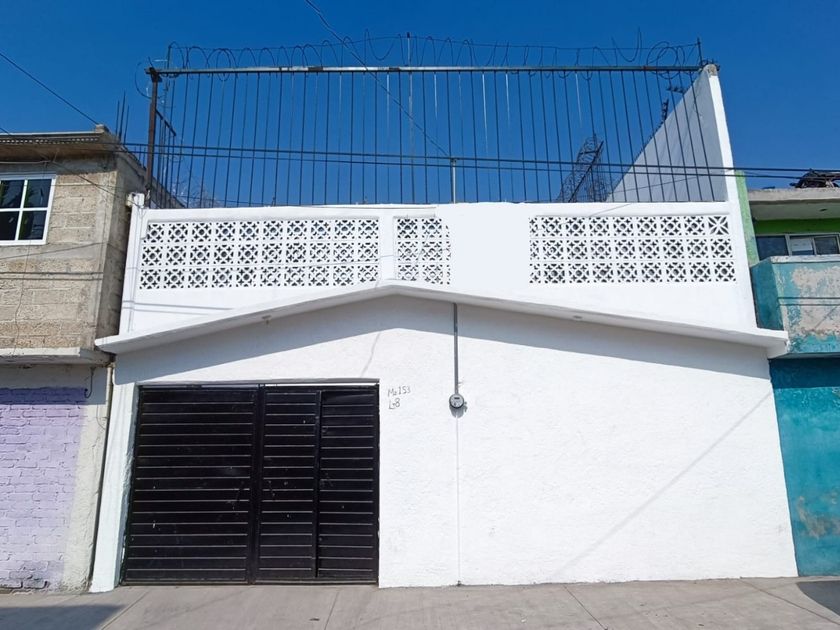 venta Casa en Ampliación Santa María Tulpetlac, Ecatepec de Morelos  (471830--458)