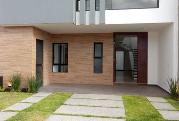 Casa en fraccionamiento en  Calle Del Nogal 700-702, Jardines De Celaya 1ra Secc, Celaya, Guanajuato, 38080, Mex