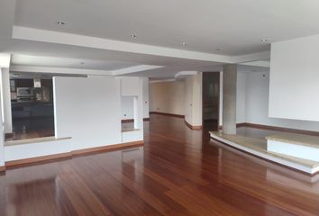 Apartment for rent in Santa Barbara Norte, Bogotá