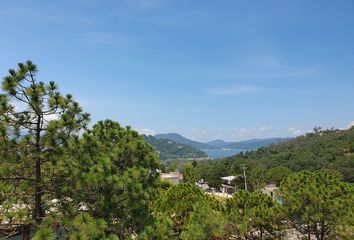 Casa en  Boulevard Juan Herrera Y Piña, El Calvario, Valle De Bravo, México, 51200, Mex