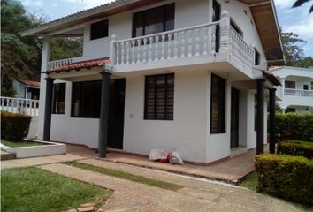 Casa en  Carmen De Apicalá, Tolima