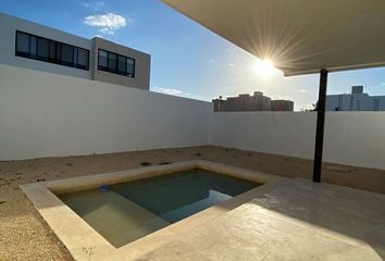 Casa en condominio en  Cholul, Mérida, Yucatán, Mex