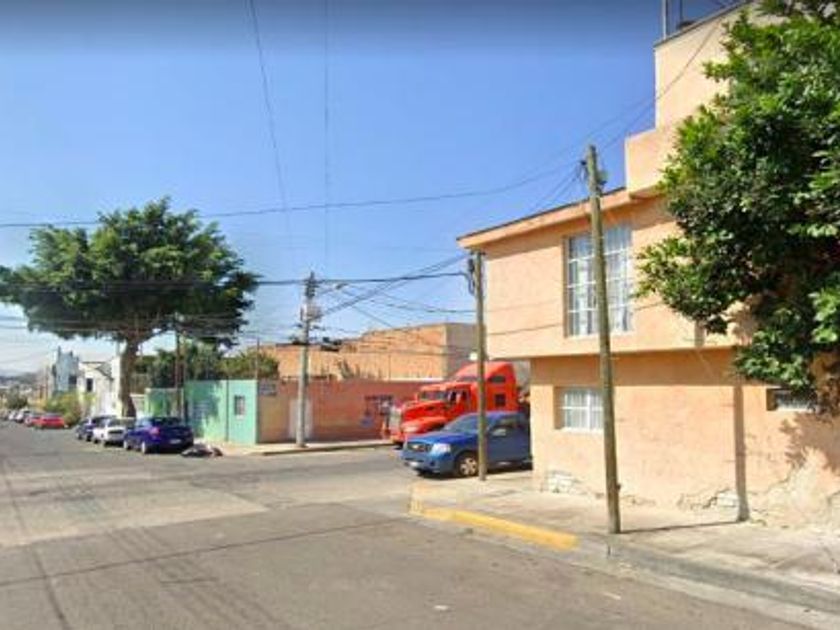 venta Casa en La Federacha, Guadalajara, Jalisco (2_43_83393987_4378192)-  