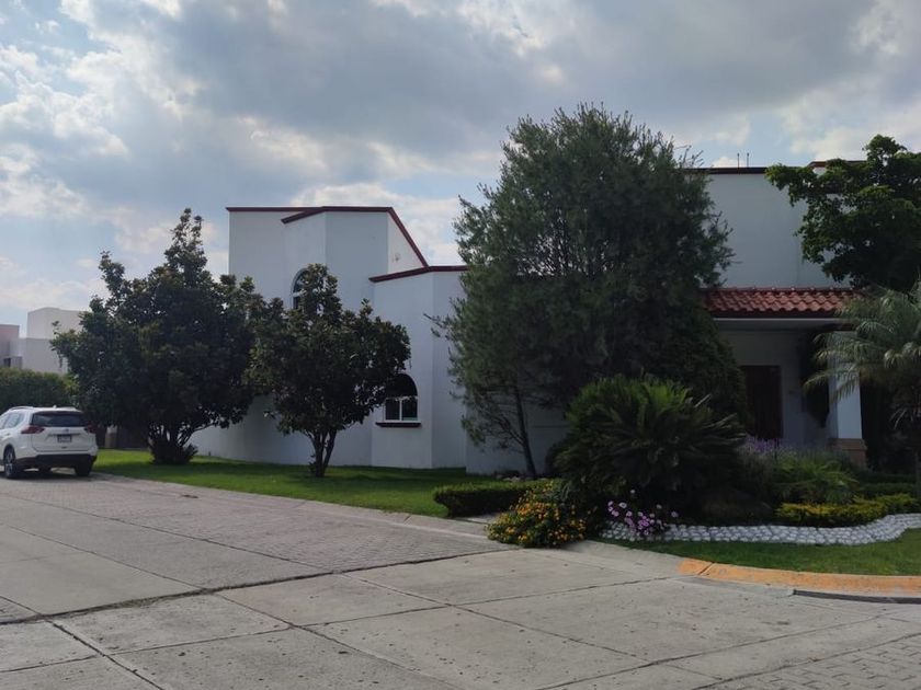 renta Casa en Álamo Country Club, Celaya (EB-LC0143r)