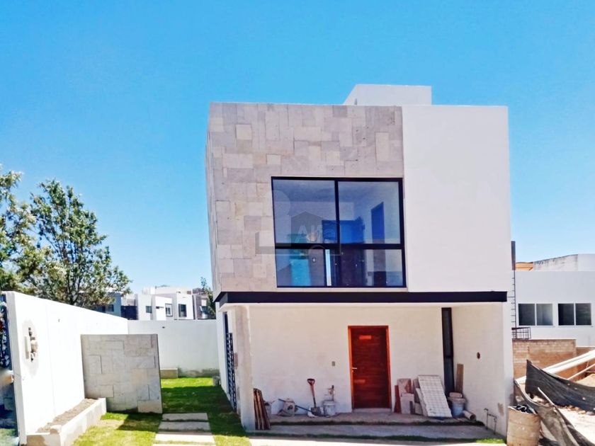 venta Casa en Fraccionamiento Valle Imperial, Zapopan, Jalisco (1510-398)-  