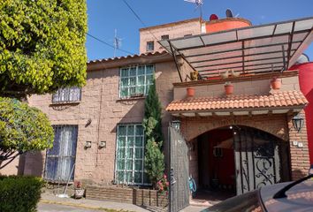 Casa en condominio en  2da Cerrada Coco Plumoso 1, Fraccionamiento Hacienda Las Palmas, Ixtapaluca, México, 57630, Mex