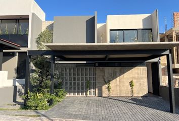 Casa en  Altozano El Nuevo Querétaro, Municipio De Querétaro