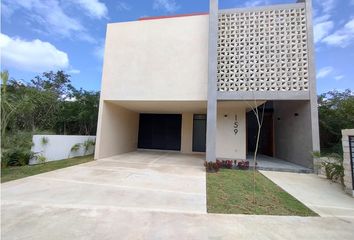 Casa en  Yucatán Country Club, Mérida, Yucatán