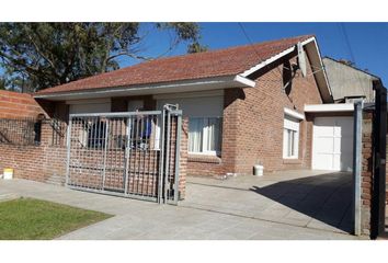 Casa en  Bernardino Rivadavia, Mar Del Plata