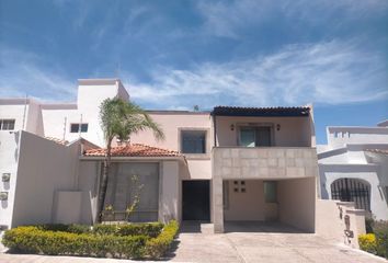 Casa en  Calle Lago Yuriria 302-436, Fraccionamiento Cumbres Del Lago, Querétaro, 76230, Mex