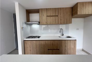 Apartamento en Carrera 58b, Urbanización Palmar De Serramonte, Bello, Valle De Aburrá, Antioquia, Rap Del Agua Y La Montaña, 051053, Colombia