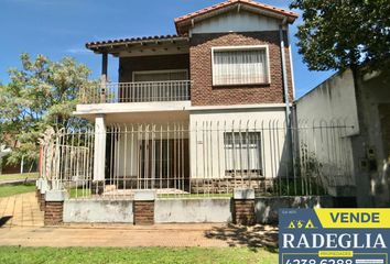 Casa en  Burzaco, Partido De Almirante Brown