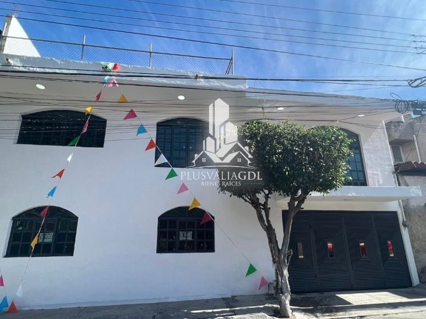 venta Casa en Echeverría 1a. Sección, Guadalajara, Jalisco (EB-MD5034s)-  
