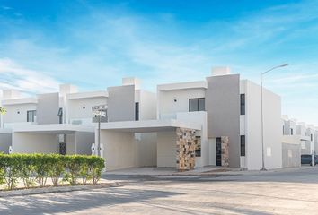 Casa en condominio en  Calle 34 679, Fraccionamiento Tixcacal Opichen, Mérida, Yucatán, 97249, Mex