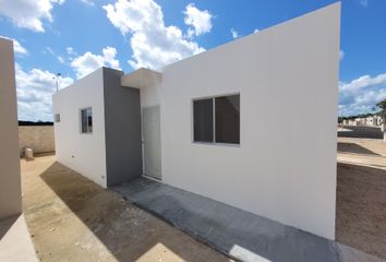Casa en fraccionamiento en  Calle 42, Fraccionamiento Itzincab, Umán, Yucatán, 97392, Mex