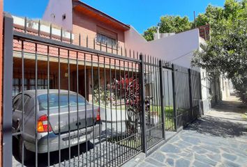 Casa en  Valentín Alsina, Partido De Lanús