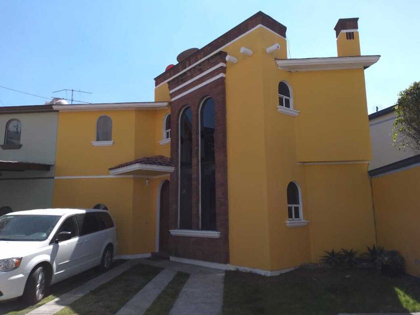 venta Casa en San Lorenzo Tepaltitlán Centro, Toluca (412892--408)-  