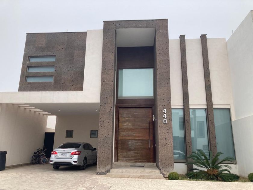 venta Casa en Los González, Saltillo, Coahuila (438053--464)