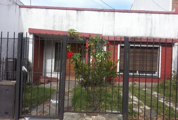 PH AL FRENTE EN VILLA SARMIENTO, CALLE PARAGUAY AL 1100. VIDELA H PROPIEDADES