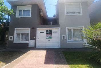 Casa en  Villa Primera, Mar Del Plata