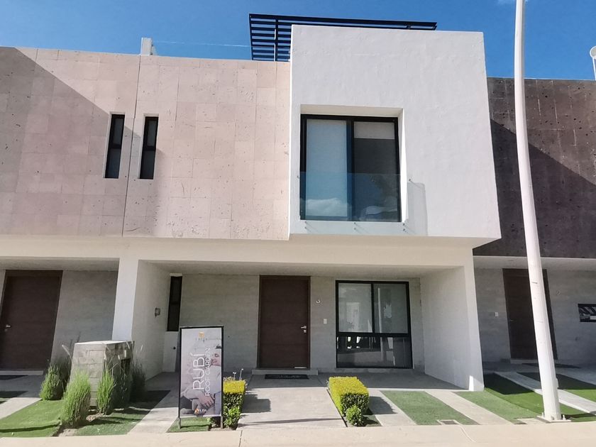 venta Casa en El Centinela, Zapopan, Zapopan, Jalisco (NEX-156527)-  