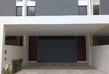 Casa en condominio en  Privada 20b, Hacienda Xcanatún, Mérida, Yucatán, 97302, Mex