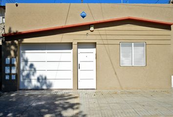 Casa en  Azcuénaga, Rosario