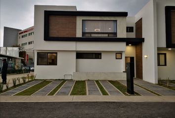 Casa en fraccionamiento en  Liceo Del Valle De Toluca, Avenida Estado De México, Barrio Santiaguito, Metepec, México, 52140, Mex