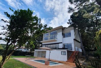 Casa en condominio en  Calle Del Rosal, Avándaro, Valle De Bravo, México, 51200, Mex