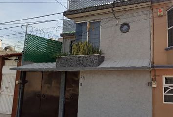 Casa en  Calle Tilos 202-246, Fraccionamiento Villa De Las Flores, Coacalco De Berriozábal, México, 55710, Mex