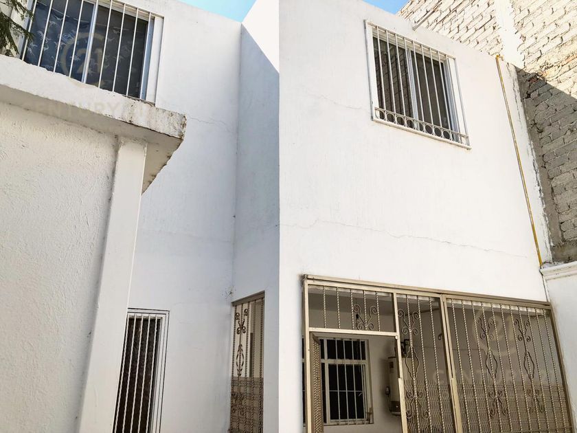 renta Casa en Fraccionamiento El Condado Plus, León (RCR-10668)