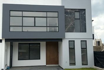 Casa en condominio en  Avenida Paseo Solares, Base Aérea Militar No 5, Zapopan, Jalisco, 45138, Mex