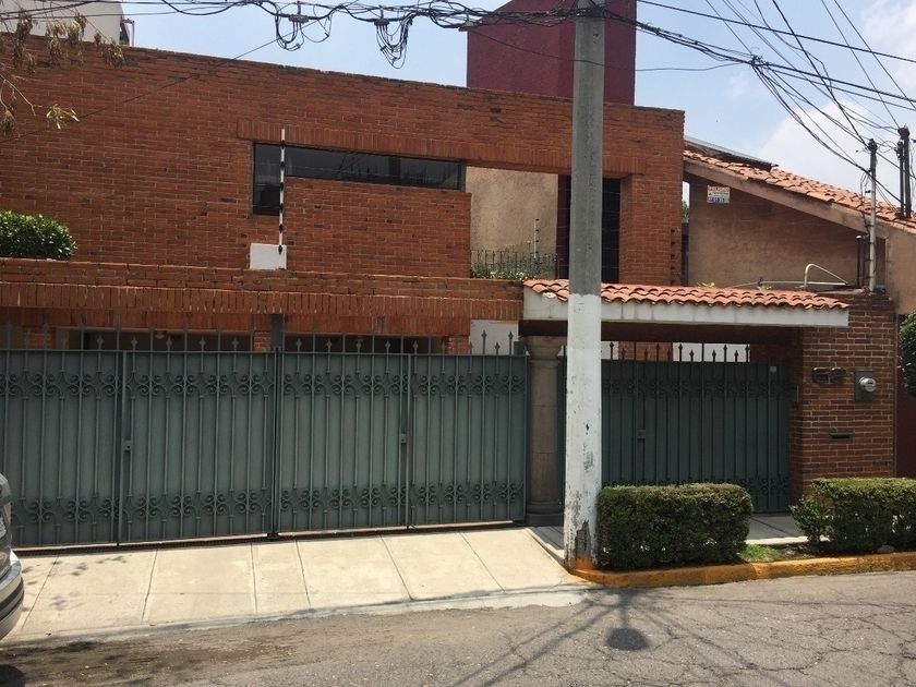 venta Casa en Lomas Manuel Avila Camacho, Naucalpan de Juárez (EB-ND3612s)-  