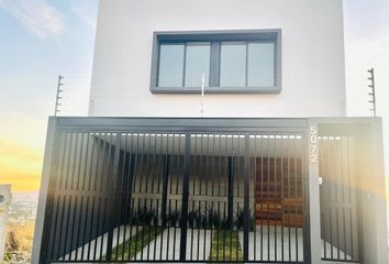 Casa en condominio en  El Sáuz, Tlaquepaque