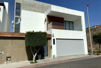 Casa en  Avenida De Las Flores, Jardines De Chapultepec, Tijuana, Baja California, 22025, Mex