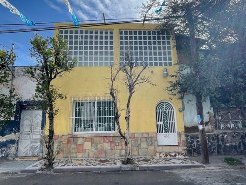 venta Casa en El Retiro, Guadalajara, Guadalajara, Jalisco (pHdPwQP_SALE)-  