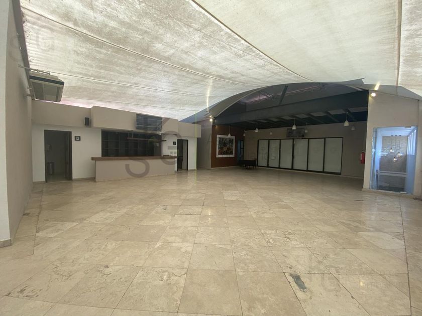 renta Local comercial en Magnocentro, Huixquilucan (0478) icasas.mx