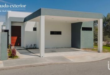 Casa en  Carretera Conkal - Chicxulub Puerto, Conkal, Yucatán, 97347, Mex