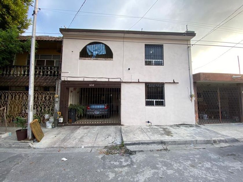 venta Casa en La Joya INFONAVIT 1er. Sector, Guadalupe, Nuevo León  (MX21-LT8878)