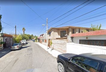 Casa en  Calle Tahití, Oceanía, Saltillo, Coahuila De Zaragoza, 25290, Mex