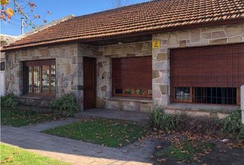 Casa en  Bernardino Rivadavia, Mar Del Plata