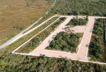 Lote de Terreno en  Yaxkukul, Yucatán